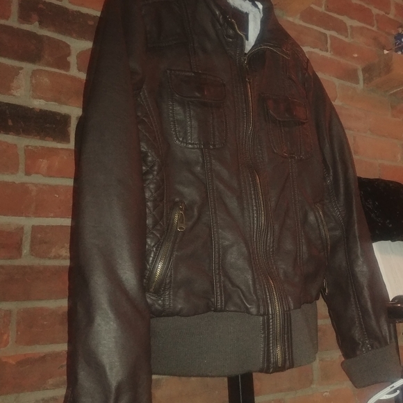 Faux leather Brown moto jacket with plush material inside - Picture 2 of 9